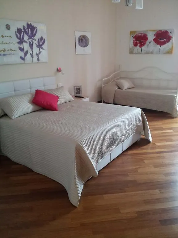 ***  Residenza Piazza Moro Bed & Breakfast Bari Italy